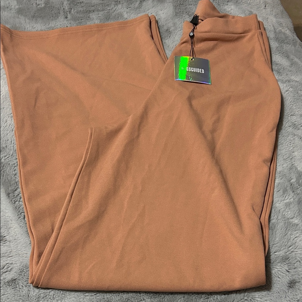 New Missguided women’s Tan pants